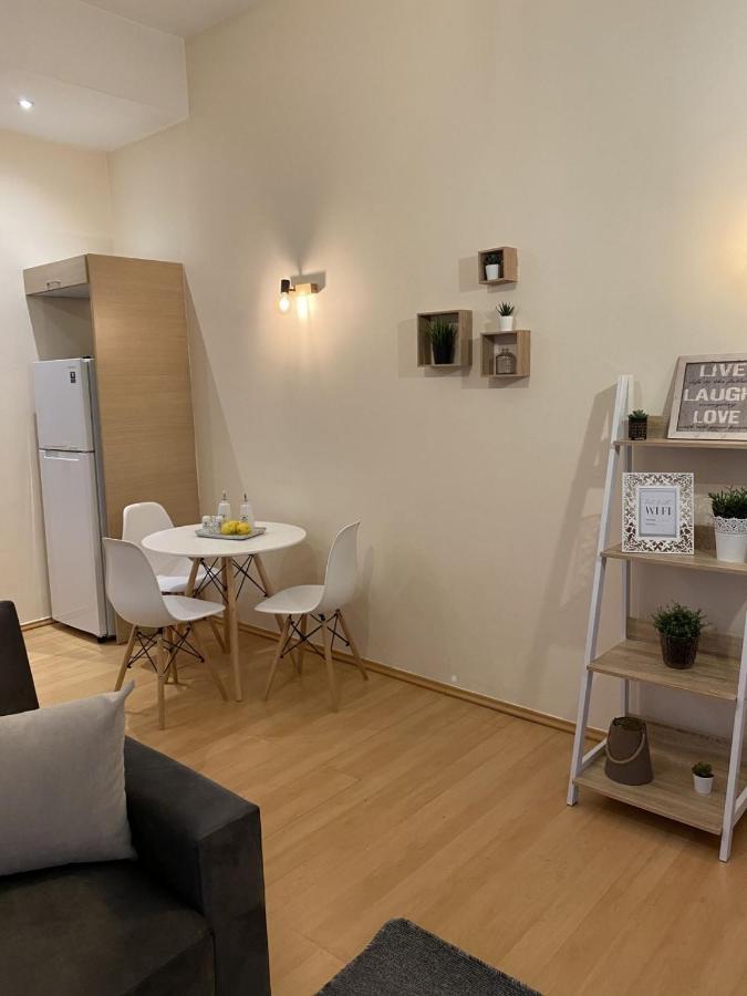 Elegant Glyfada Apartment-Private Garden-Near Metro Athens Exterior photo